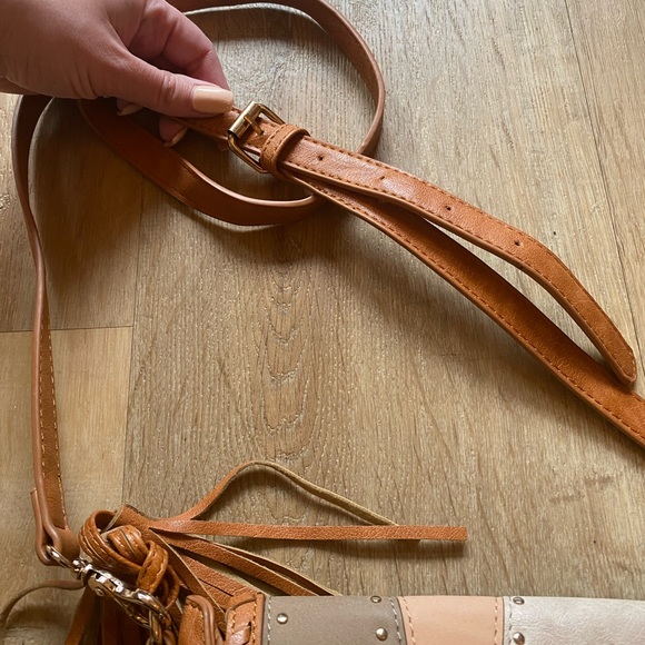 Cognac tan leather saddle bag. Woven Crossbody studded purse with fringe tassels - Picture 8 of 10